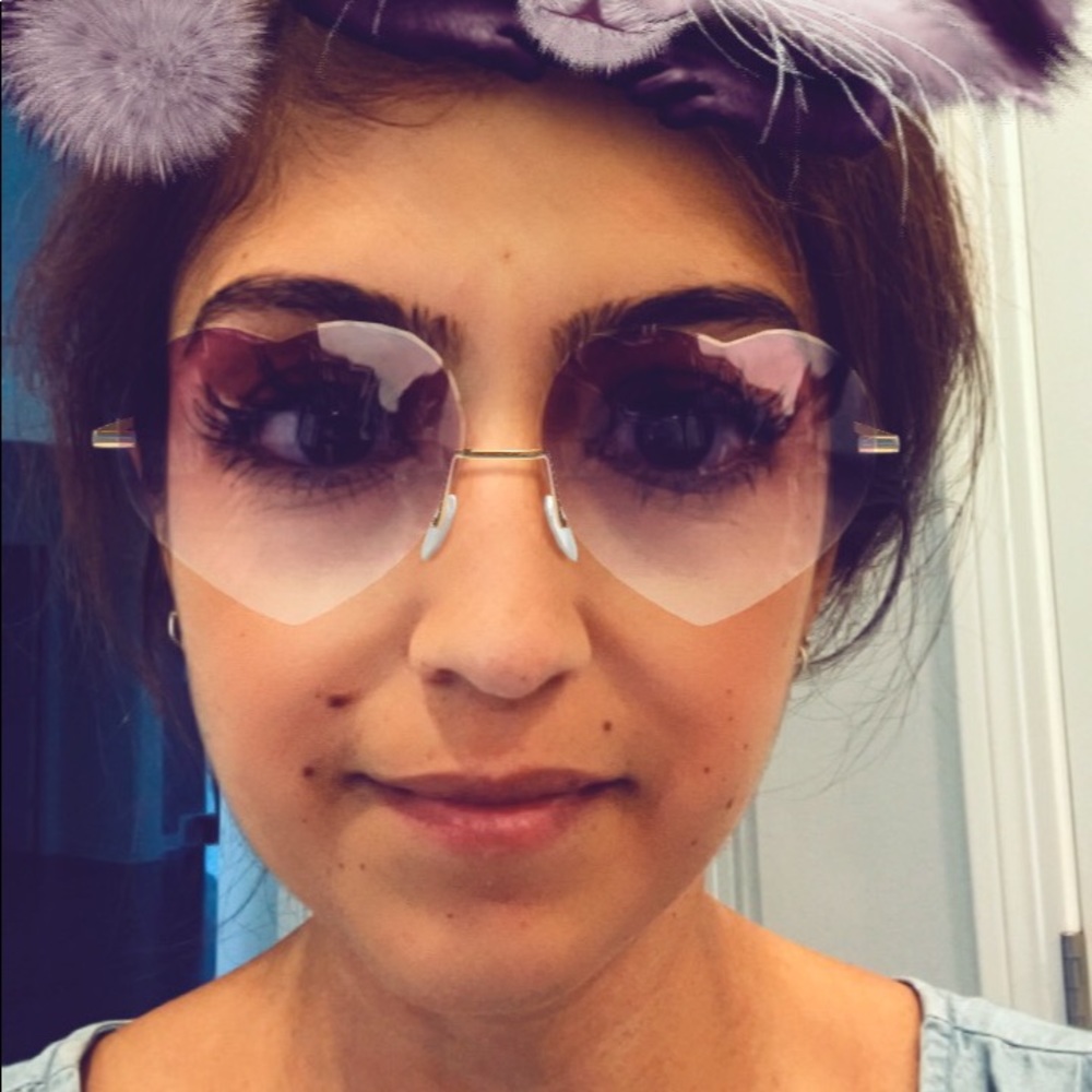 Meet your Posher, Joyce